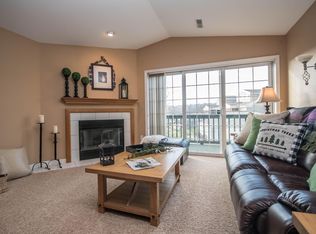N16W26555 Tall Reeds Ln, Pewaukee, WI 53072
