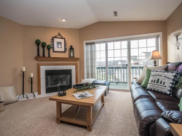 N16W26555 Tall Reeds Ln, Pewaukee, WI 53072