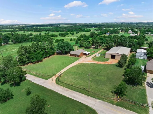9000 W Simpson Rd, Edmond, OK 73025