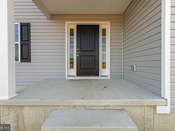 3rd image of 719 W Evens Rd