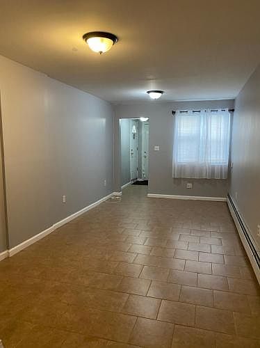 2nd image of 814 Swinton Ave