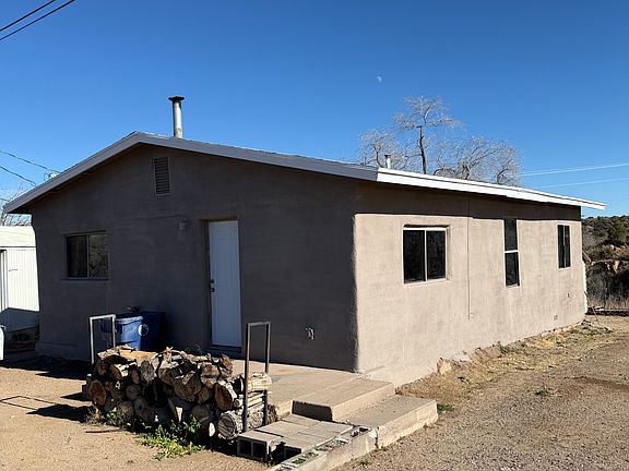3rd image of 1011 S Elias Ave