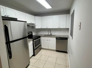 420 Meadows Cir, Boynton Beach, FL 33436