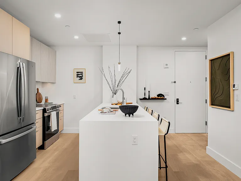250 W 49th St #52001 — Photo 3