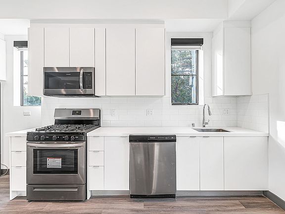 4th image of 161 S Normandie Ave #165
