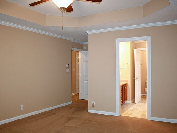5th image of 1580 Barrywood Cir W