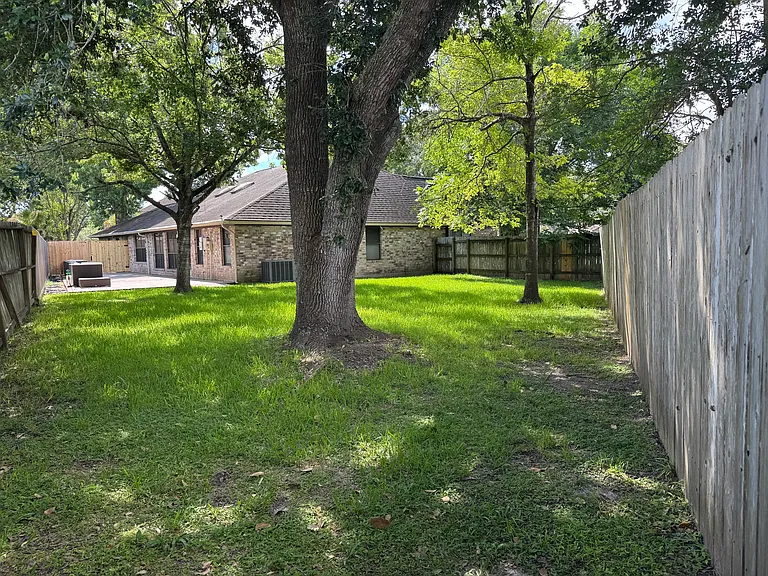 Arrowsmith Ct — Photo 20