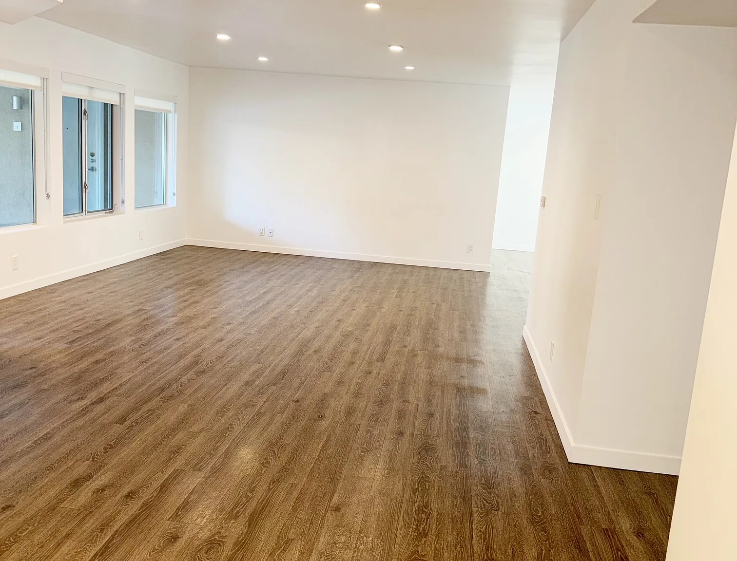 Beverly Hills apartment — Photo 2