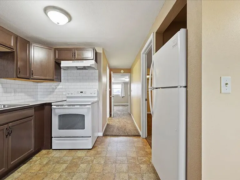 800 N Irving St #3 — Photo 9