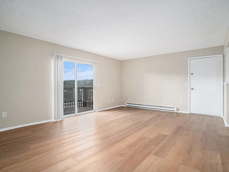 Fully Updated 2BD Condo — Photo 5