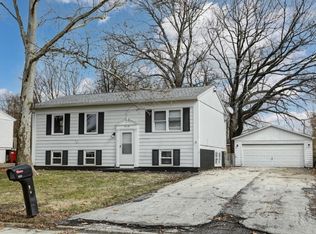 808 Scottsdale Dr, Champaign, IL 61821