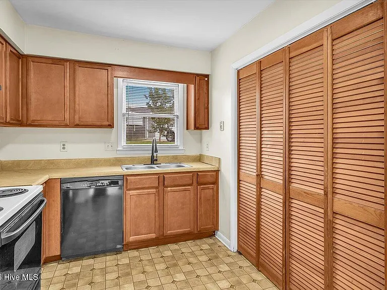 1019 Blue Leaf Pl — Photo 16