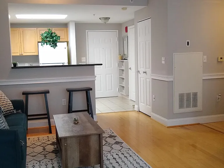 2726 Gallows Rd — Photo 8