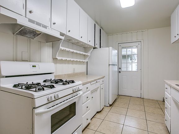 5th image of 703 Largent St