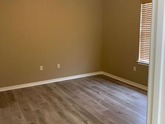 3rd image of 121 W Lagrange St APT 14
