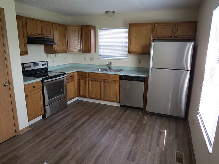 1271 Caravel Dr — Photo 5