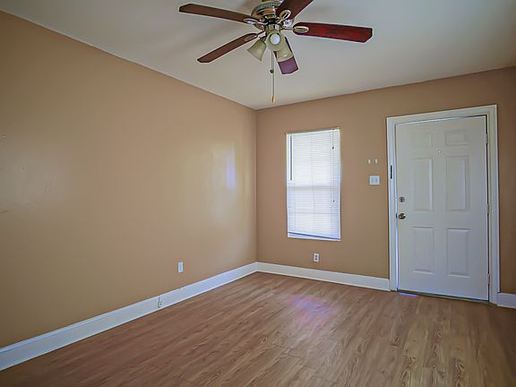 3rd image of 5218 Bernardo De Galvez Ave #6