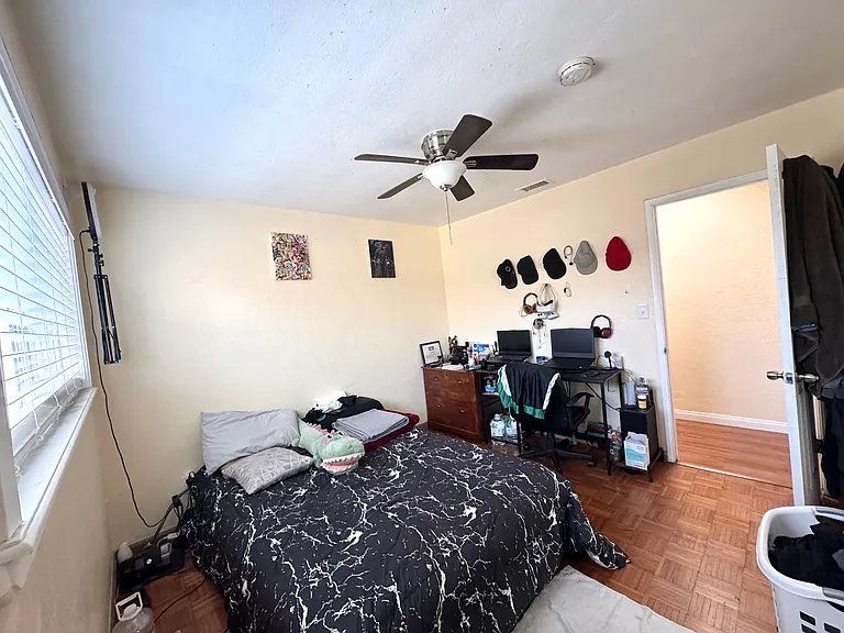 3203 Winlow St — Photo 6