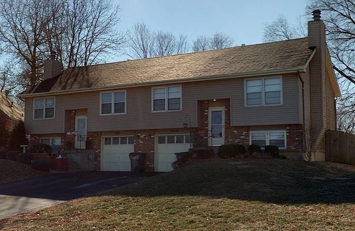 1st image of 1019 E Huntington Pl