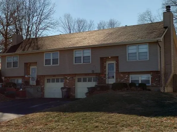 1019 E Huntington Pl, Olathe, KS 66061