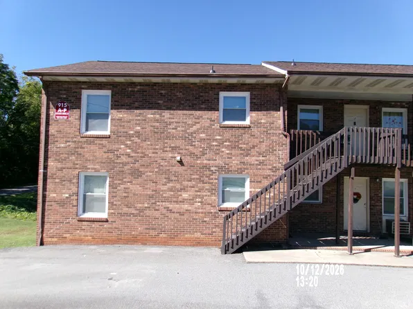 915 7th St NE APT I, Hickory, NC 28601