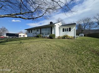821 E Caroline Ave, Altoona, PA 16602