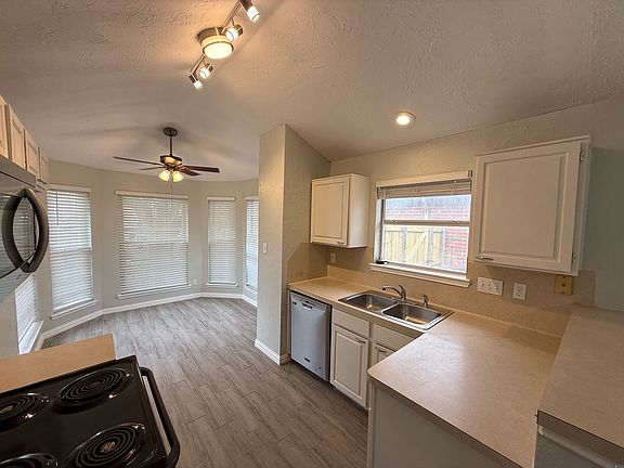 3rd image of 6733 Silver Sage Dr