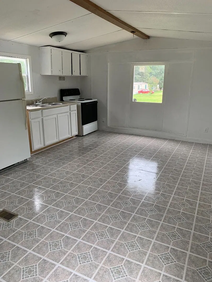 New Home Available! Rent this 2 Bedroom Mobile Home in Aiken! — Photo 3