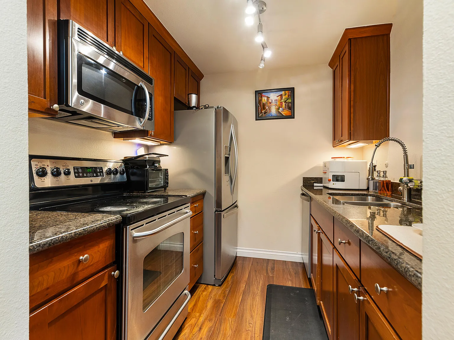 1 bed, 750 sqft, $2,800 — Photo 4