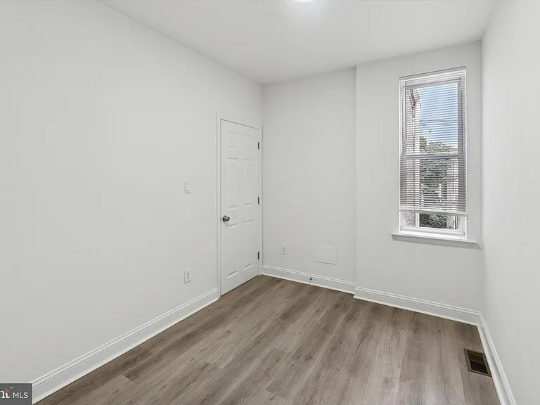 1761 N Newkirk St — Photo 10