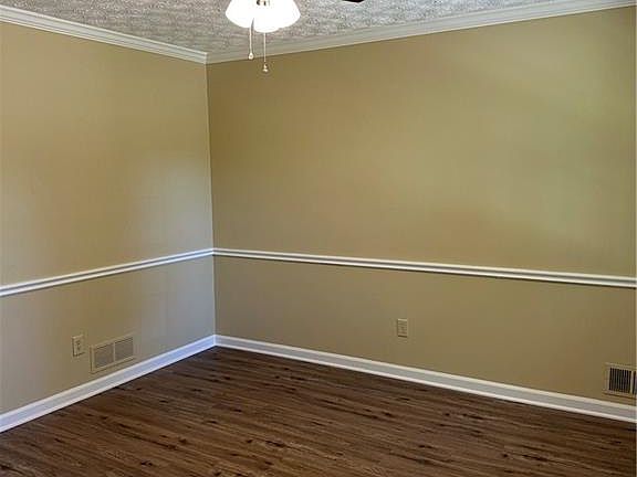 4th image of 3305 Maple Ridge Ct