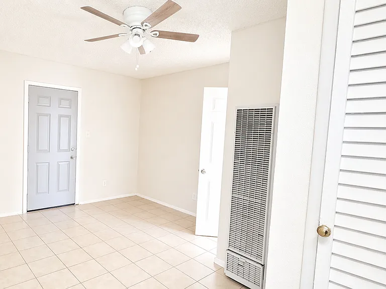 8605 Cypress Ave #4 — Photo 8