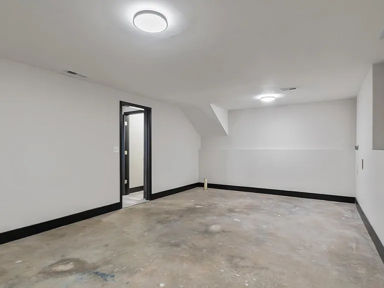 1516 W Meadow St — Photo 20