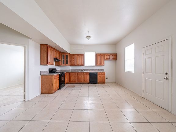3rd image of 9124 S Broadway APT 3