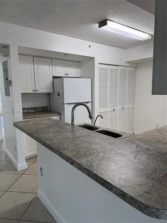 2 bed, 1000 sqft, $2,150 — Photo 4
