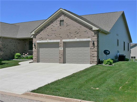 3rd image of 6616 White Oak Dr