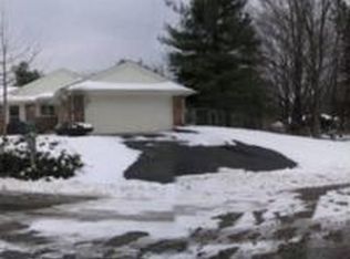 4338 Roxbury Ln, Kalamazoo, MI 49008