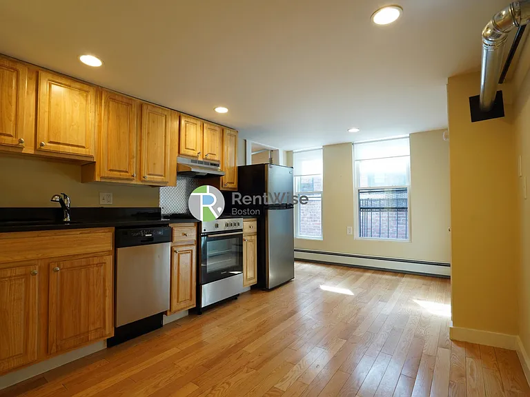 232 Cambridge St #4 — Photo 1