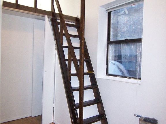 5th image of 372 W 46th St APT 1