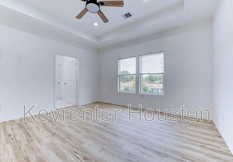 8203 Woodlyn Rd #C — Photo 19