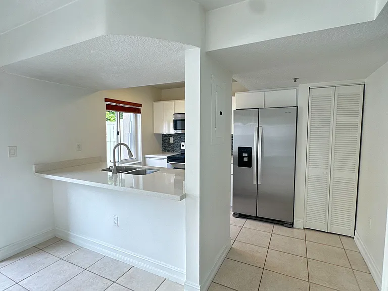 111 Riviera Cir — Photo 13