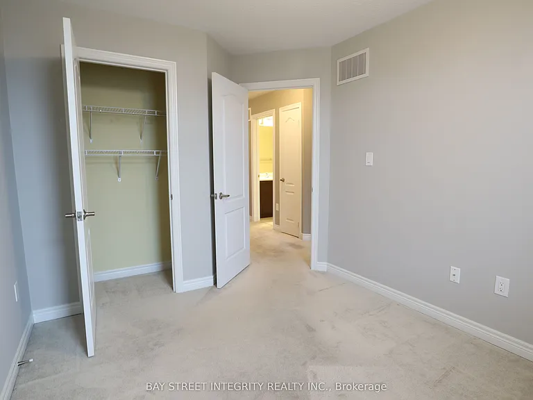 2435 Greenwich Dr #39 — Photo 34