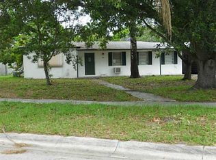 195 SE Celestia Ct, Port Saint Lucie, FL 34983