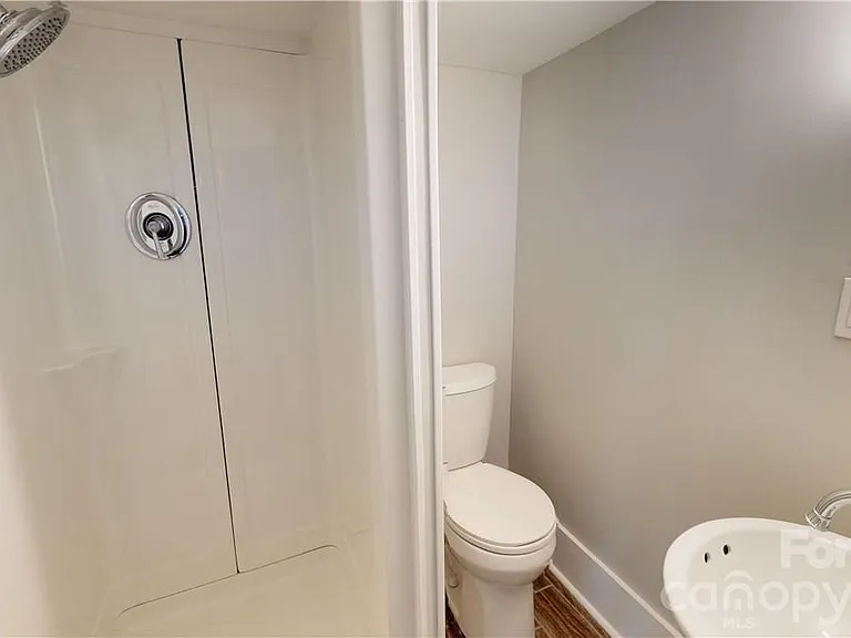428 Hawthorne Ln #5 — Photo 8