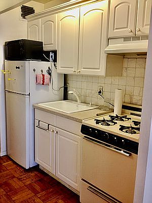 4th image of 60 W 13th St APT 4E