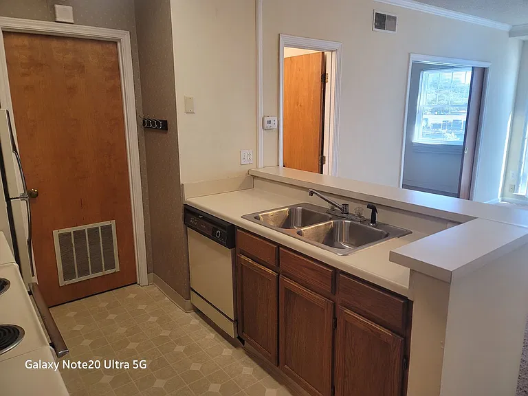 2009 Greene St #307 — Photo 3