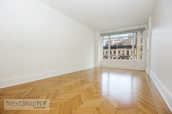 Rented by NextStopNY | media 16