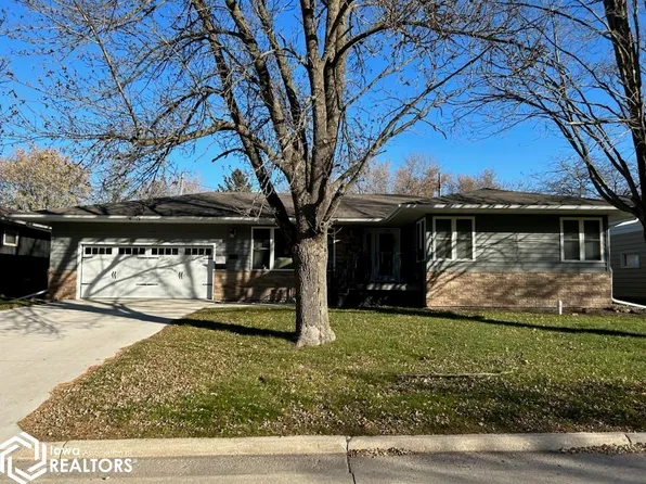 535 N 13th St, Forest City, IA 50436