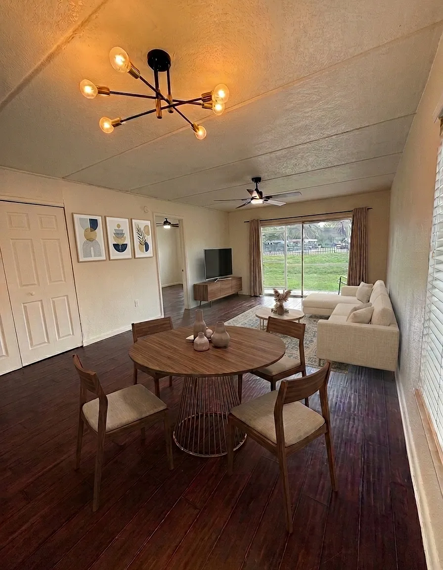 2 bed, 948 sqft, $1,975 — Photo 4