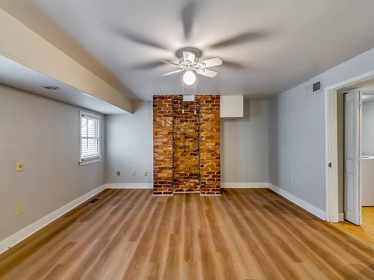 523 Boulevard SE #B — Photo 15